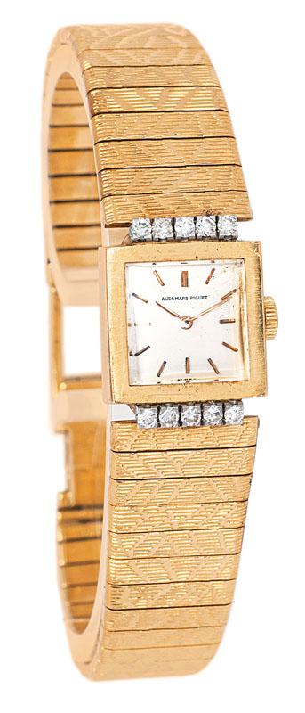 A lady's wrist watch by Audemars Piguet with diamonds - image 2