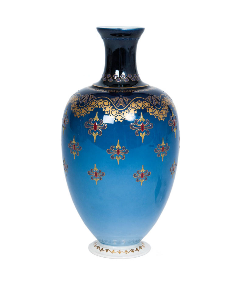 A small vase with ornamental decoration