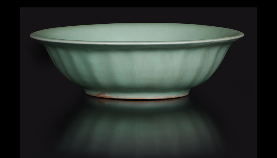 A 'lotus petal' celadon bowl