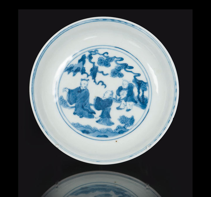 A small dish with a scholar scene