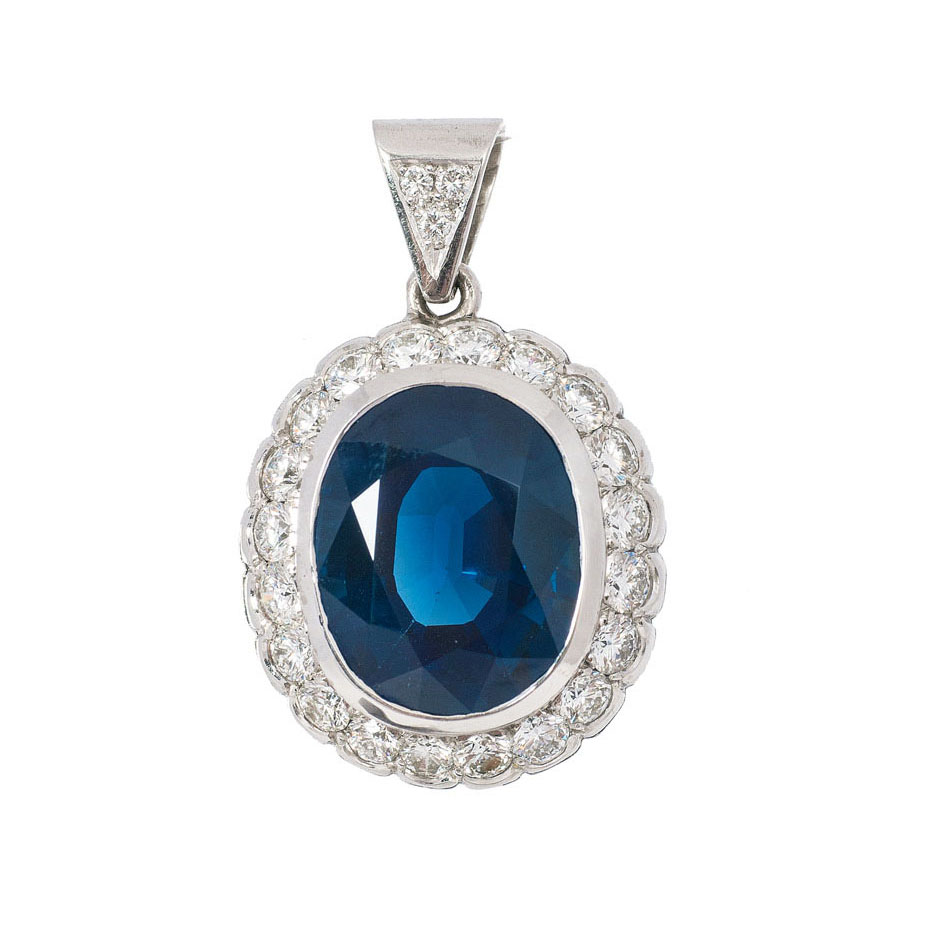 A fine sapphire diamond pendant