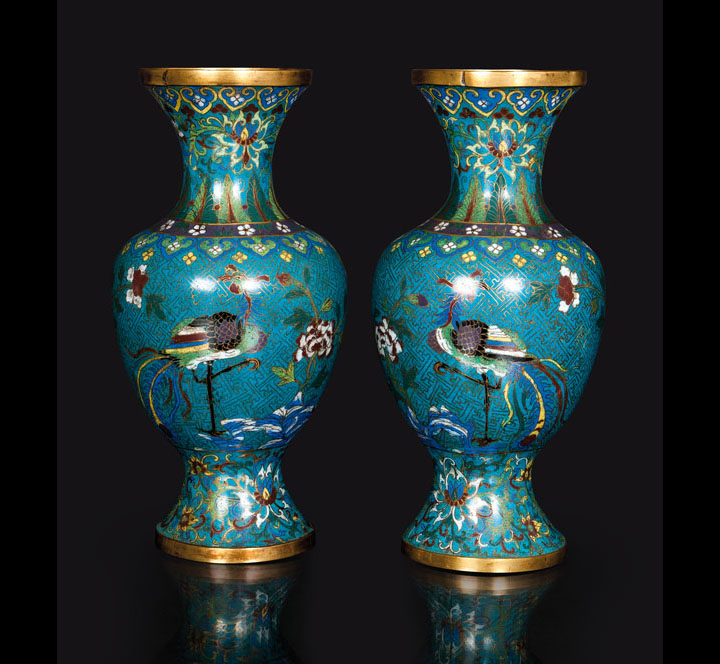 A pair of cloisonné-vases with phoenix