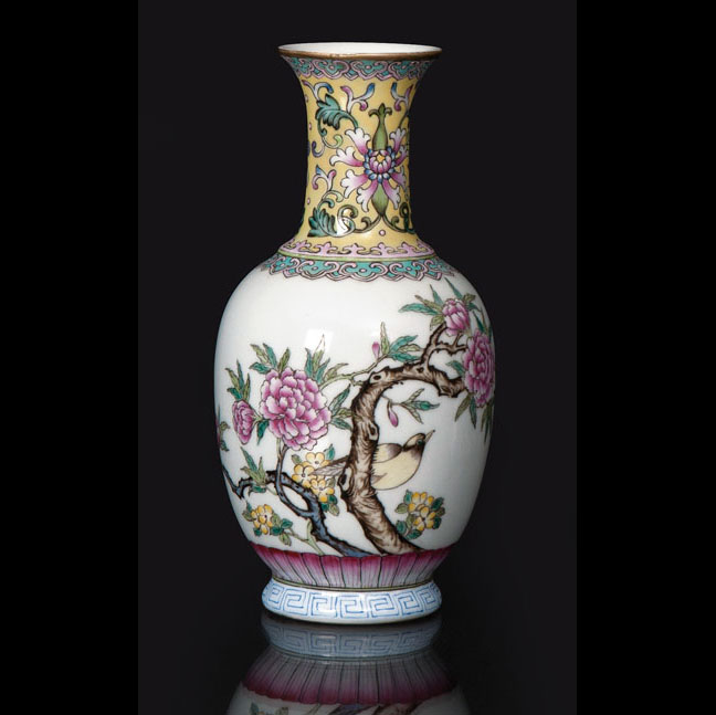 A small baluster vase 'Birds on peony branch'