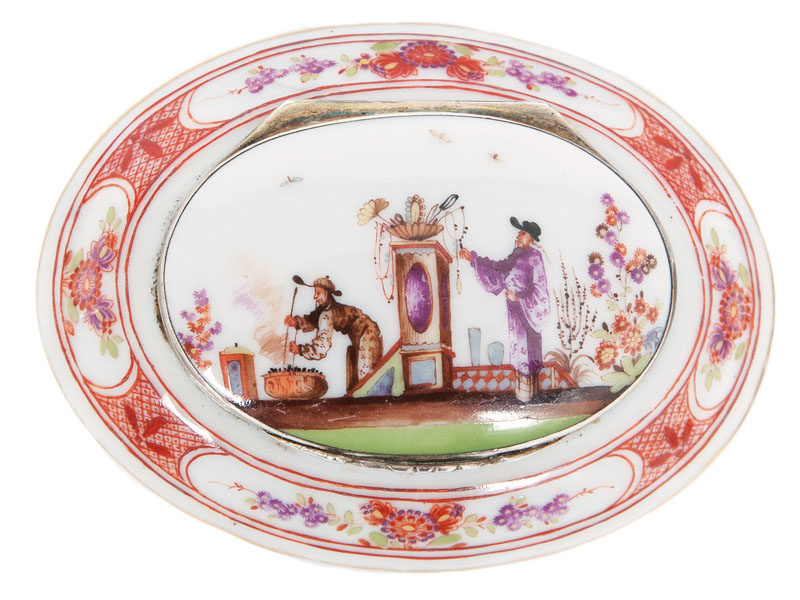 A fine and rare 'K.P.M.' oval box with Chinoiserie painting - image 2