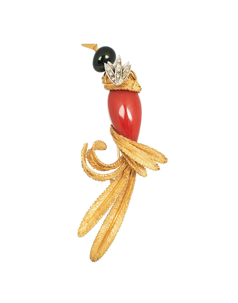 A coral onyx diamnd brooch 'Bird'