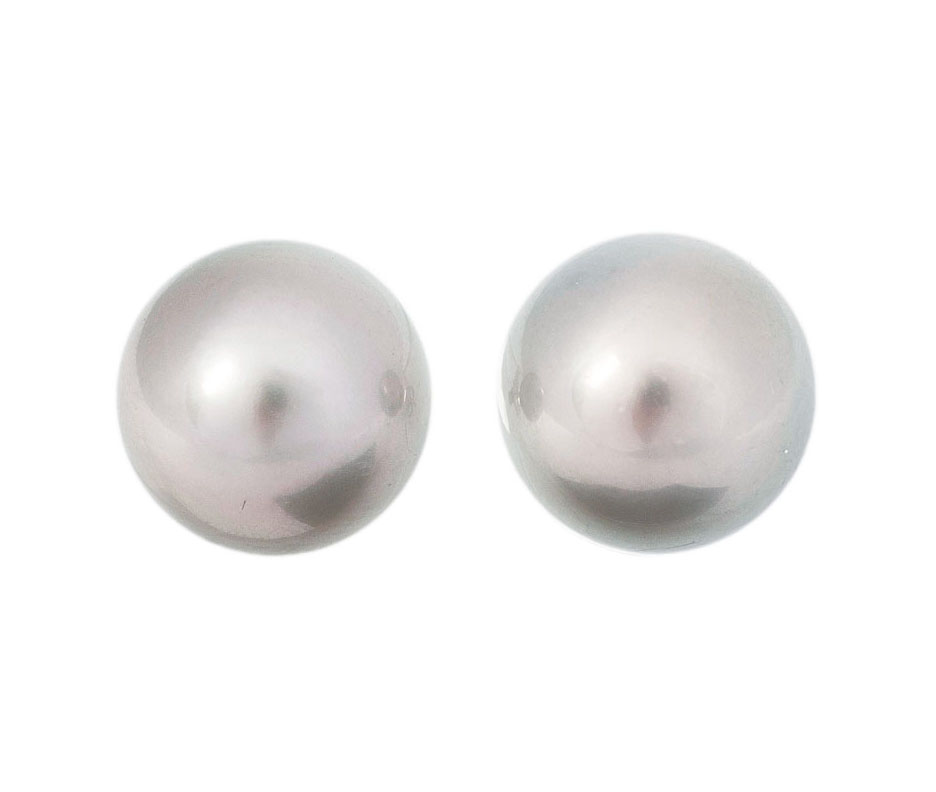 A pair of Southseapearl earstuds by Schoeffel