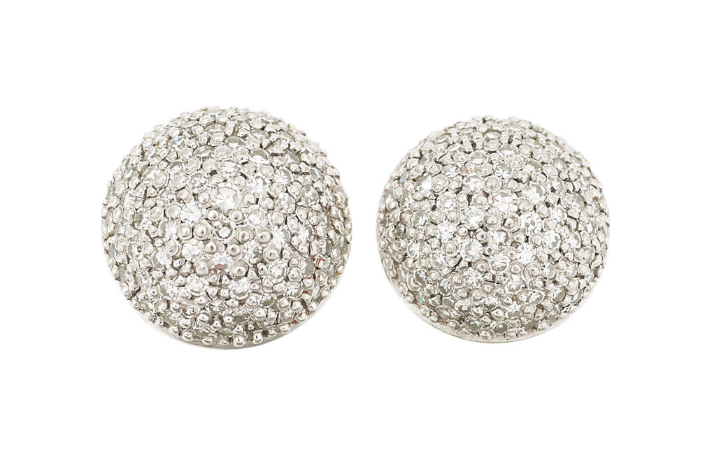 A pair of diamond earstuds