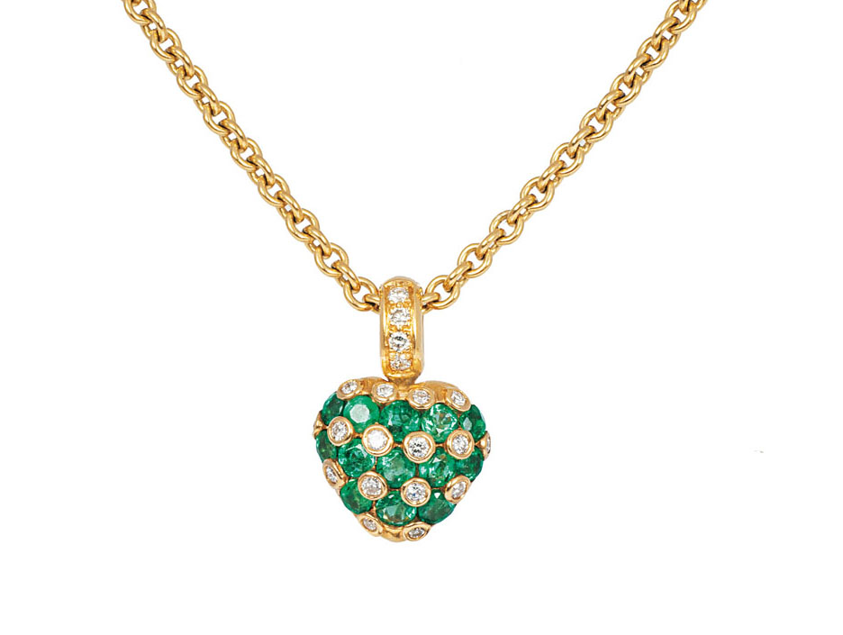 An emerald diamond pendant in heart shape with Cartier necklace