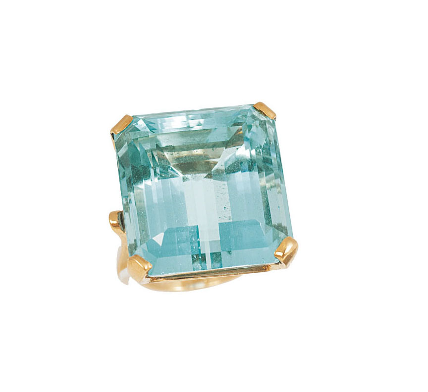 An extraordinary aquamarine ring