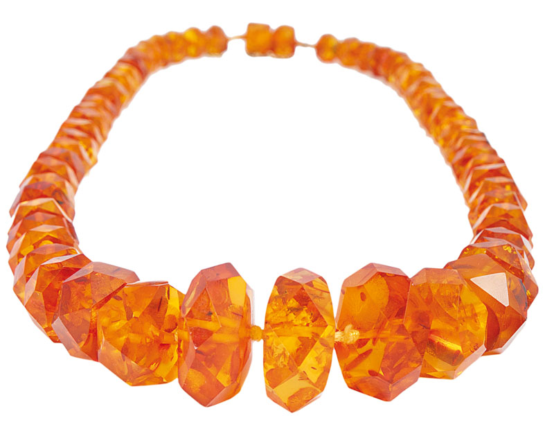 An amber necklace - image 2