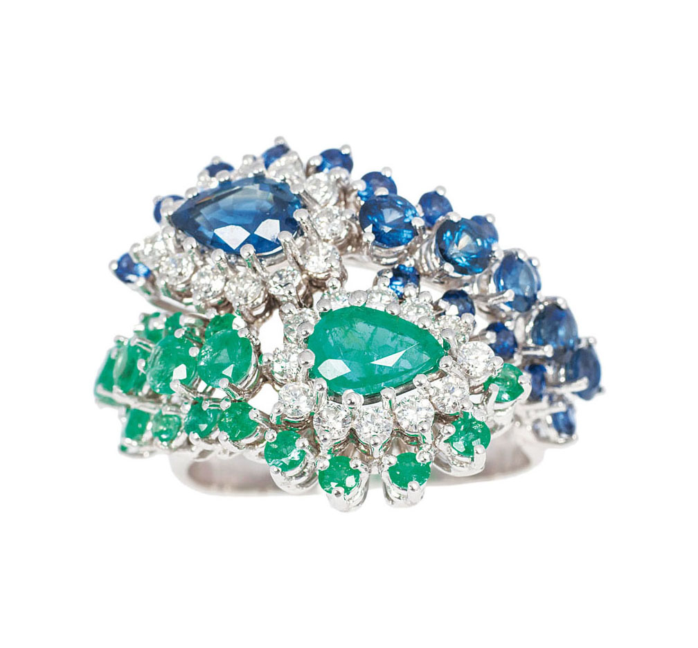 A sapphire emerald diamond ring