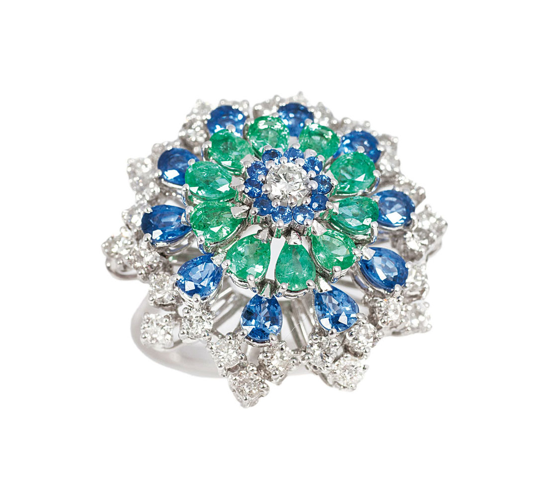 Blütenförmiger Saphir-Smaragd-Brillant-Ring