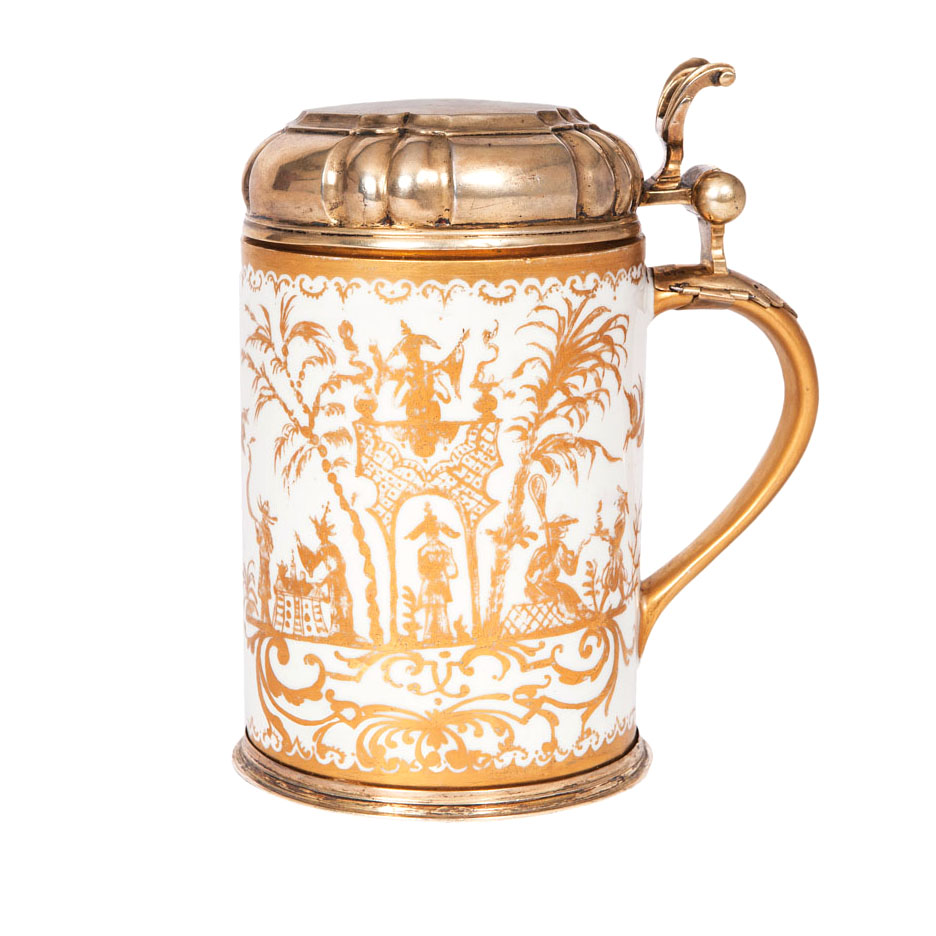 An important Böttger tankard with gold Chinoiseries from Augsburg