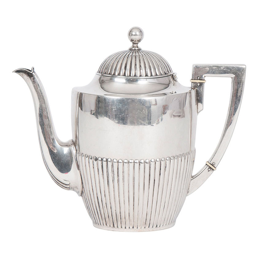 A coffee pot of Empire style