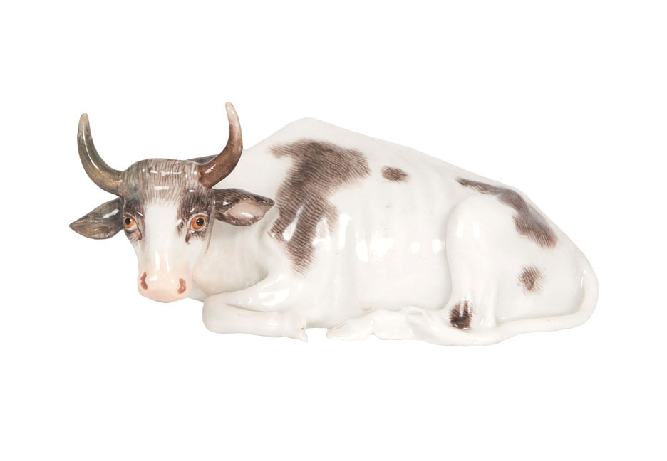 Tierfigur 'Liegender Stier'