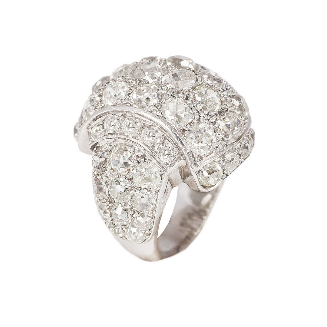 A highcarat Art-Déco diamond ring