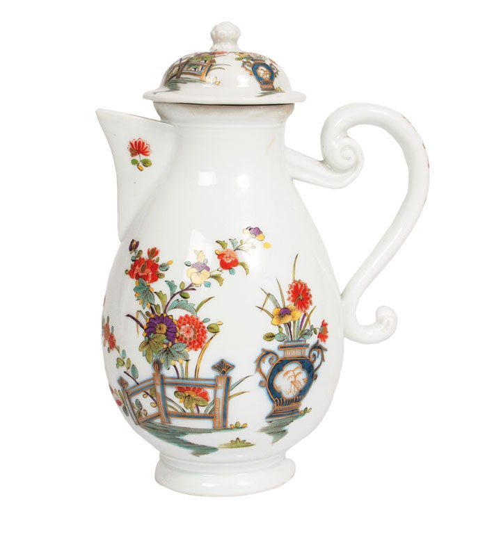 A coffee pot Indianische Blumen