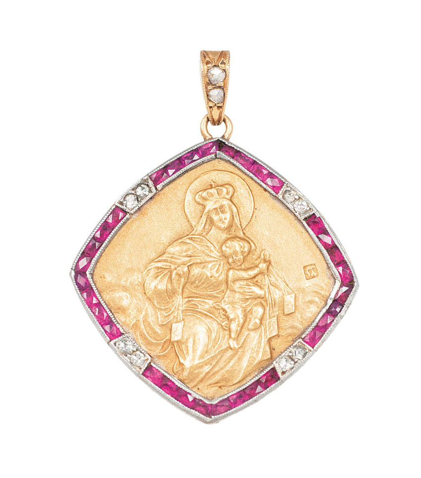 A golden pendant 'Maria with Jesus'