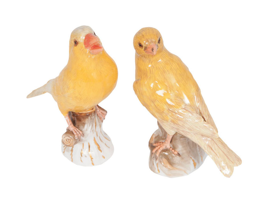 A set of 2 bird figures 'Canaries'
