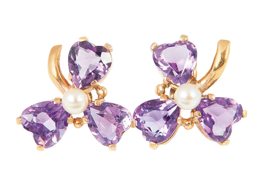 A pair of flowershaped amethyst earstuds