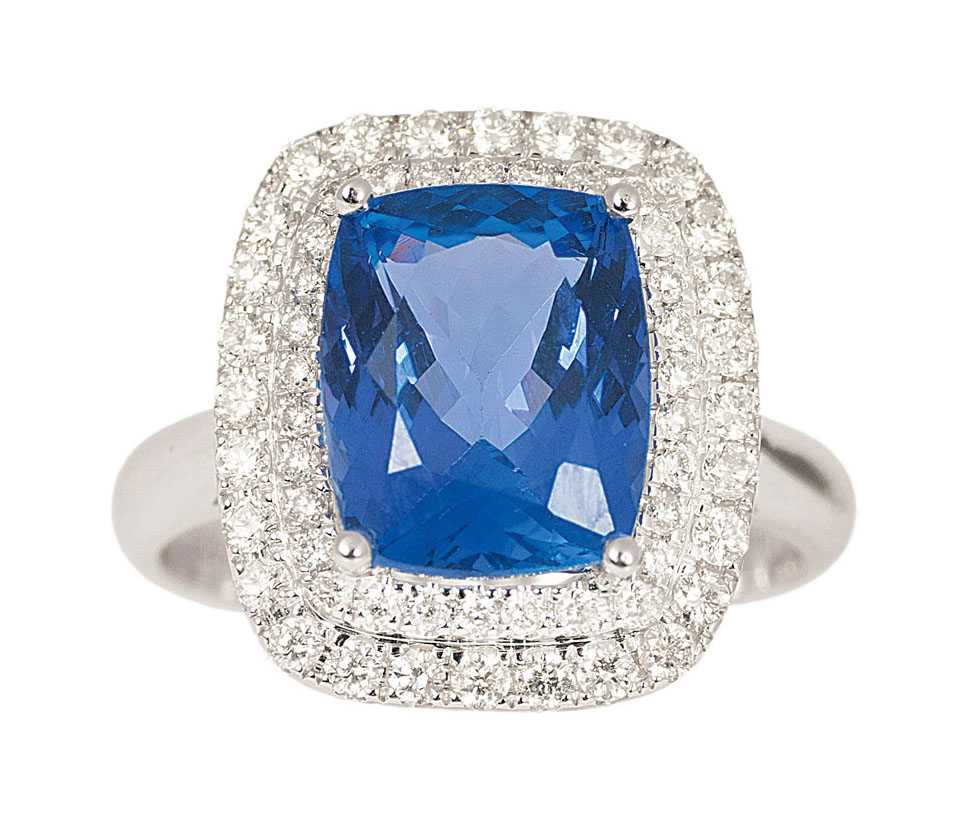 A fine tanzanite diamond ring