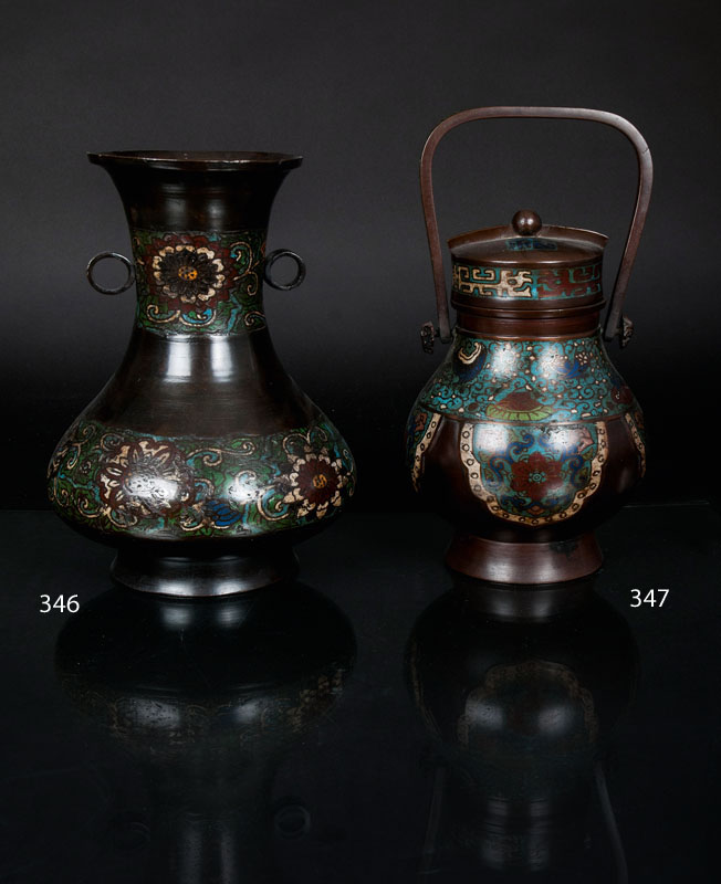 Champlevé-Vase im archaischen Stil