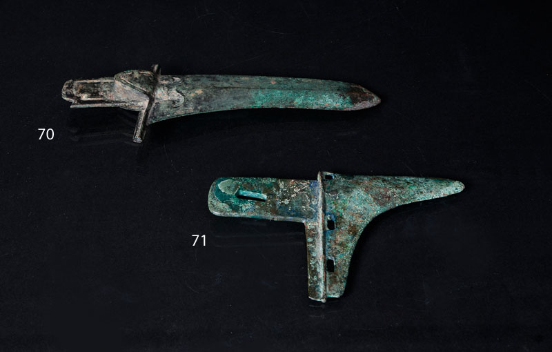 A bronze weapon 'Ge'