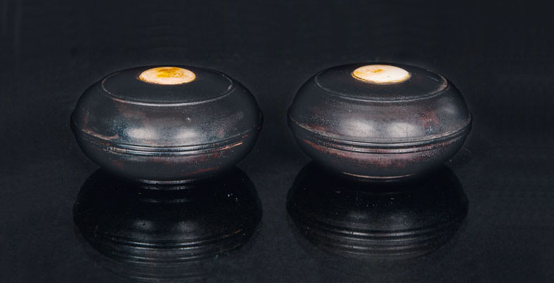 Paar Zitan-Behälter für Siegelfarbe