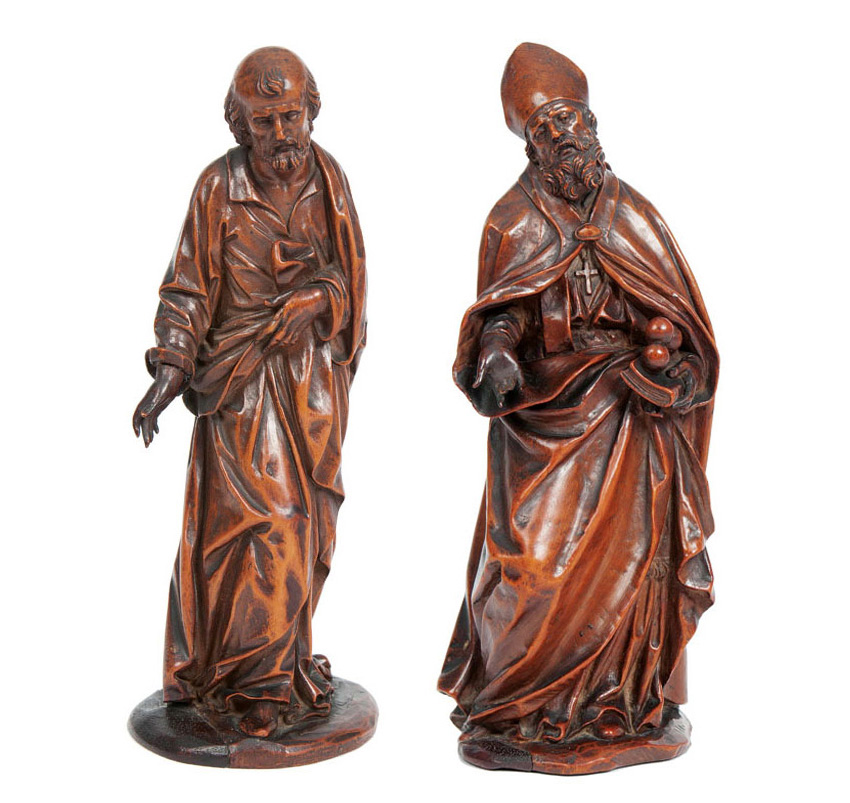 Zwei fein modellierte Buchsbaum-Statuetten der Hll. Petrus und Nikolaus