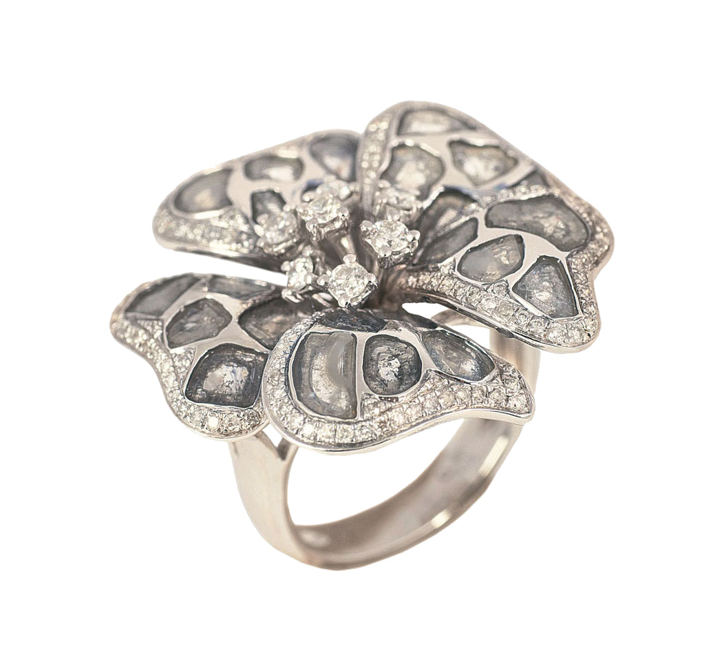 A diamond ring 'Flower'