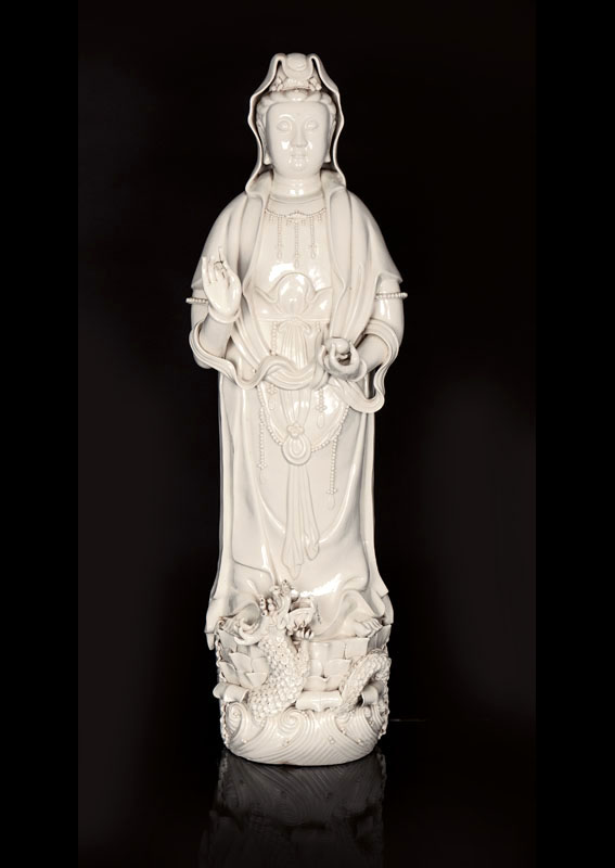 A large dehua 'Guanyin' figure A large dehua 'Guanyin' figure