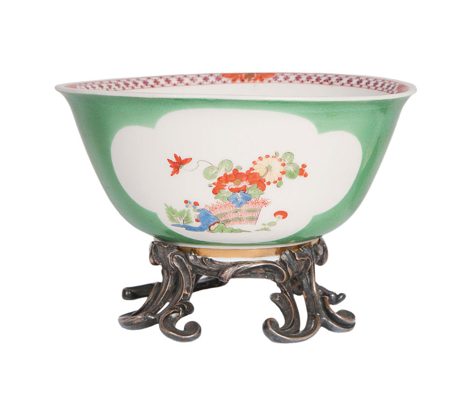 A very rare bowl with kakiemon-decor and silver mount