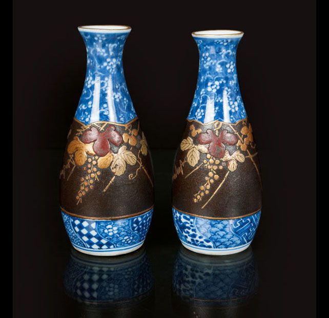 A pair of tokkuri with lacquer decoration