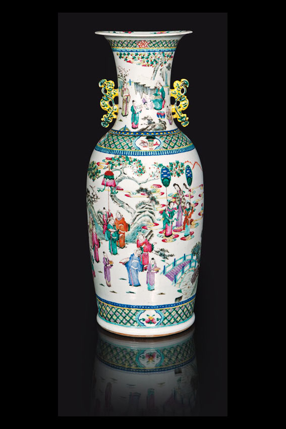 A large vase with mythologic scene