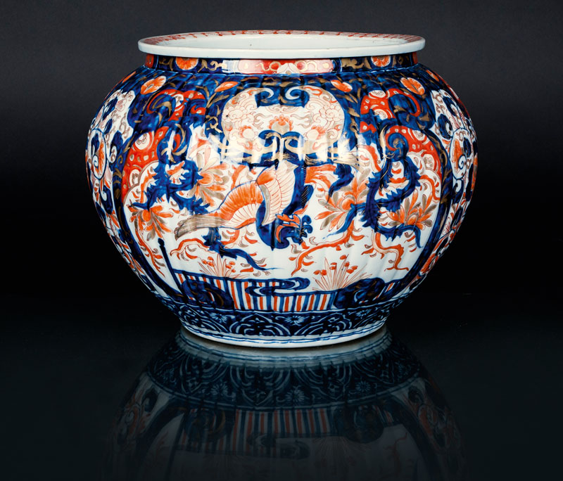 A large imari cachepot