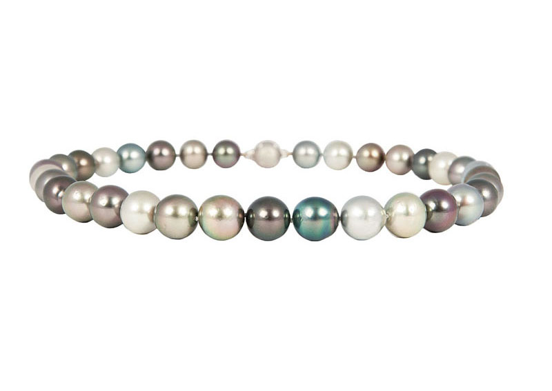 A multicoloured Tahiti pearl necklace A multicoloured Tahiti pearl necklace