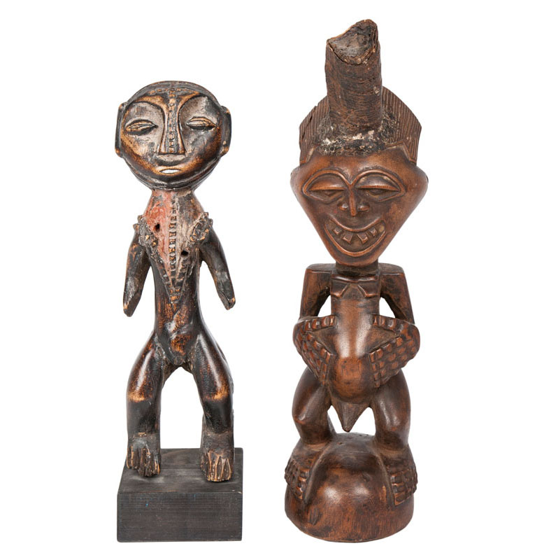 Zwei magische afrikanische Figuren