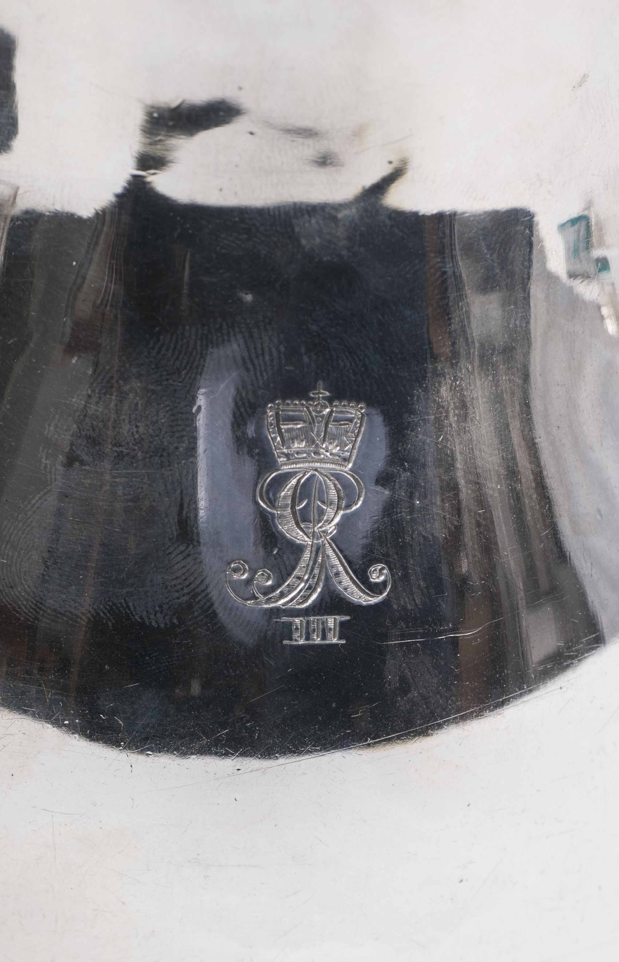 Höfische Kaffeekanne mit Kännchen mit dem Wappen von König Georg III König von England und Irland, Kurfürst und späterer König von Hannover - Bild 4