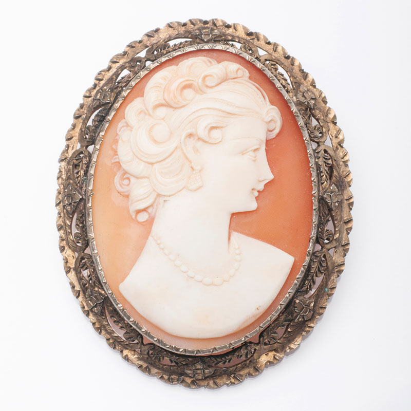 Two cameo brooches 'A lady' and 'Zeus' - image 2