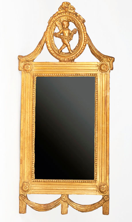 Spiegel im klassizistischen Stil