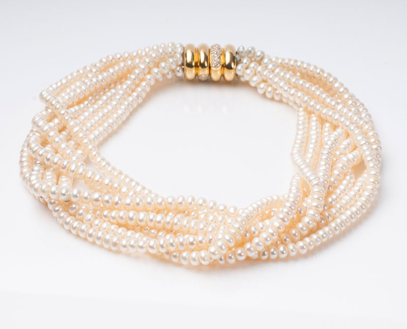 Mehrreihiges Perlen-Collier