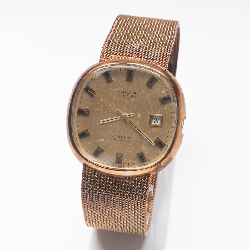 A gentlemen's wristwatch by Priosa