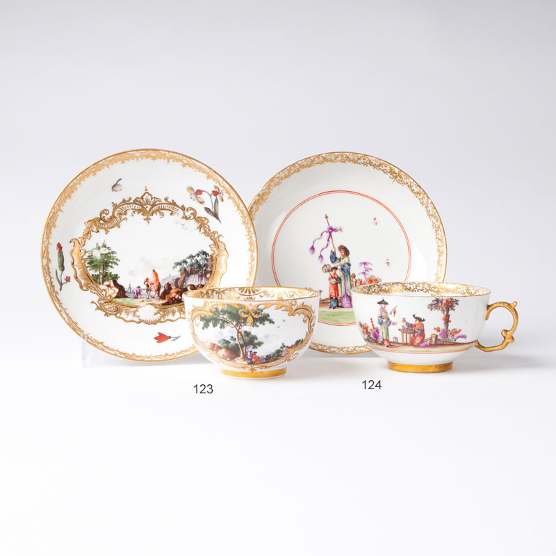 Tasse mit feinem Chinoiserie-Dekor