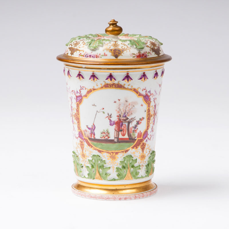 A rare lidded beaker with Höroldt-chinoiseries - image 2