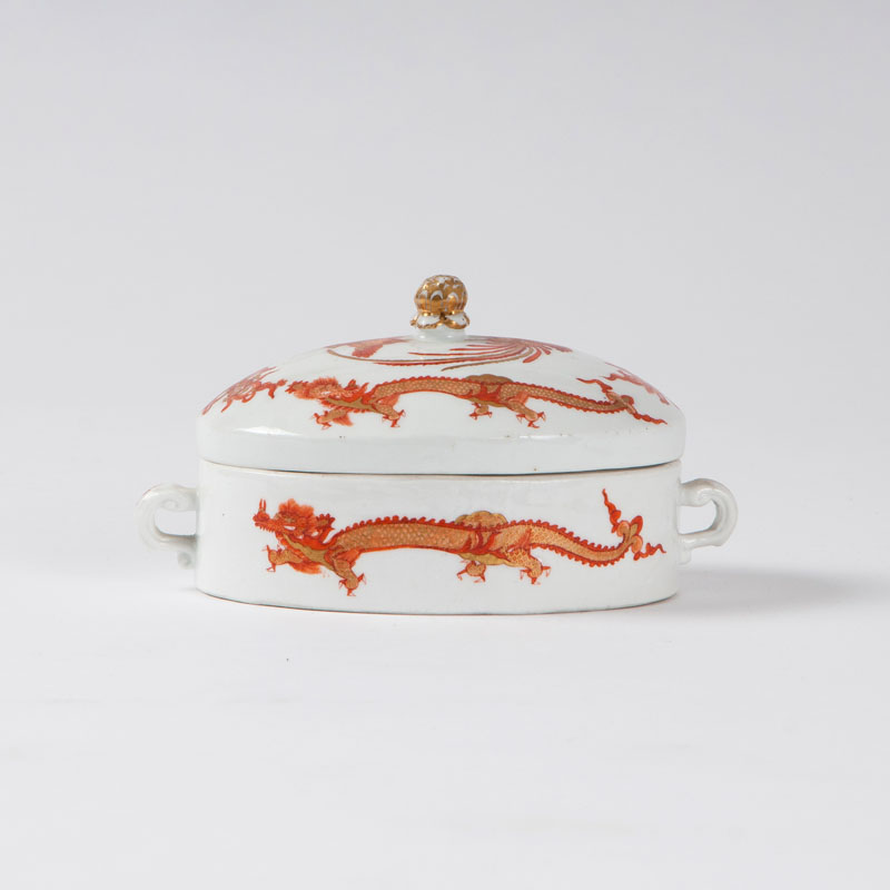 An oval sugar box 'Red dragon' from the 'Königliche Hof-Küche'