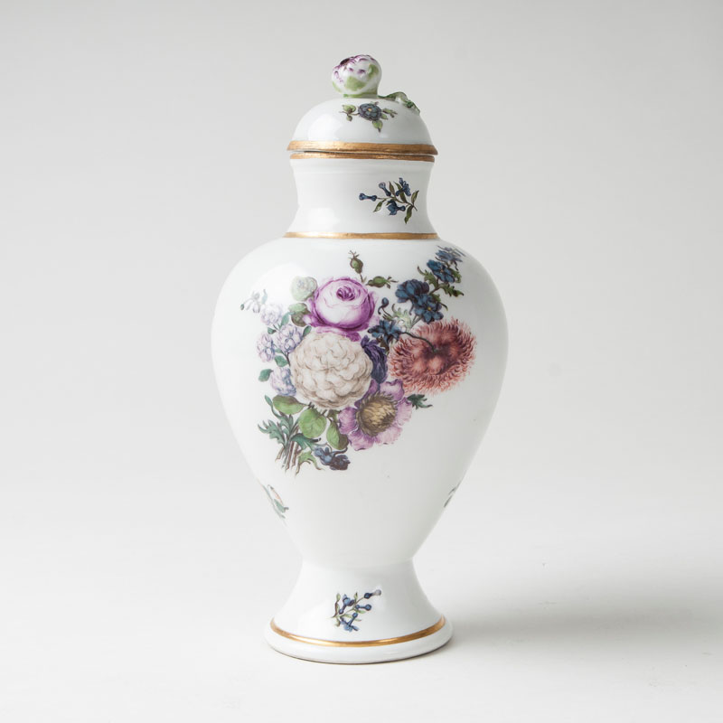 A small lidded vase with Watteau-painting