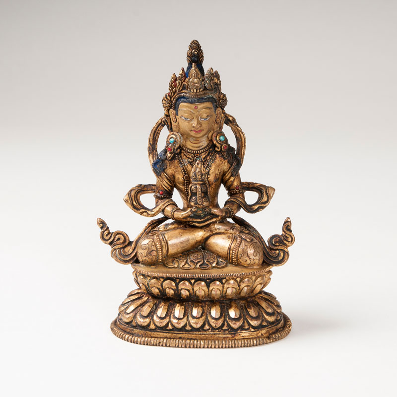 A small bronze buddha 'Amitayus' on a lotus base