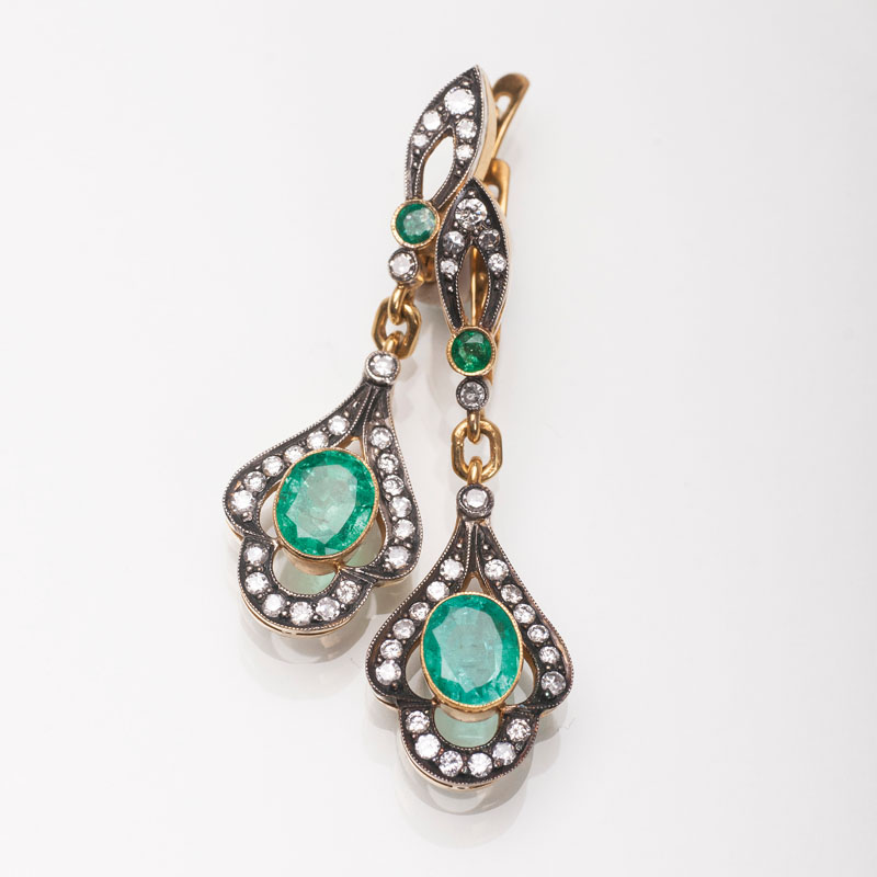 A pair of emerald diamond earpendants