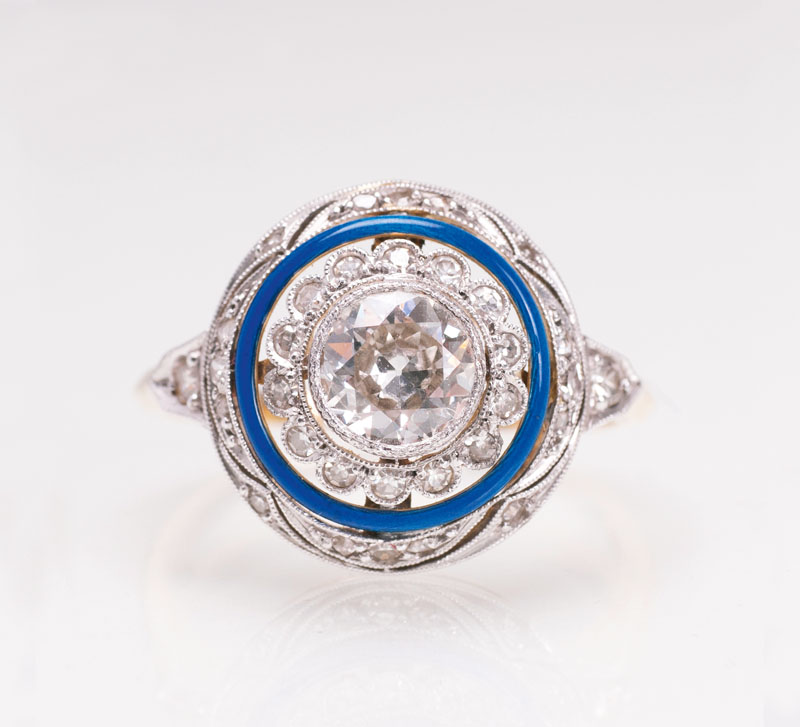 An Art-déco diamond ring