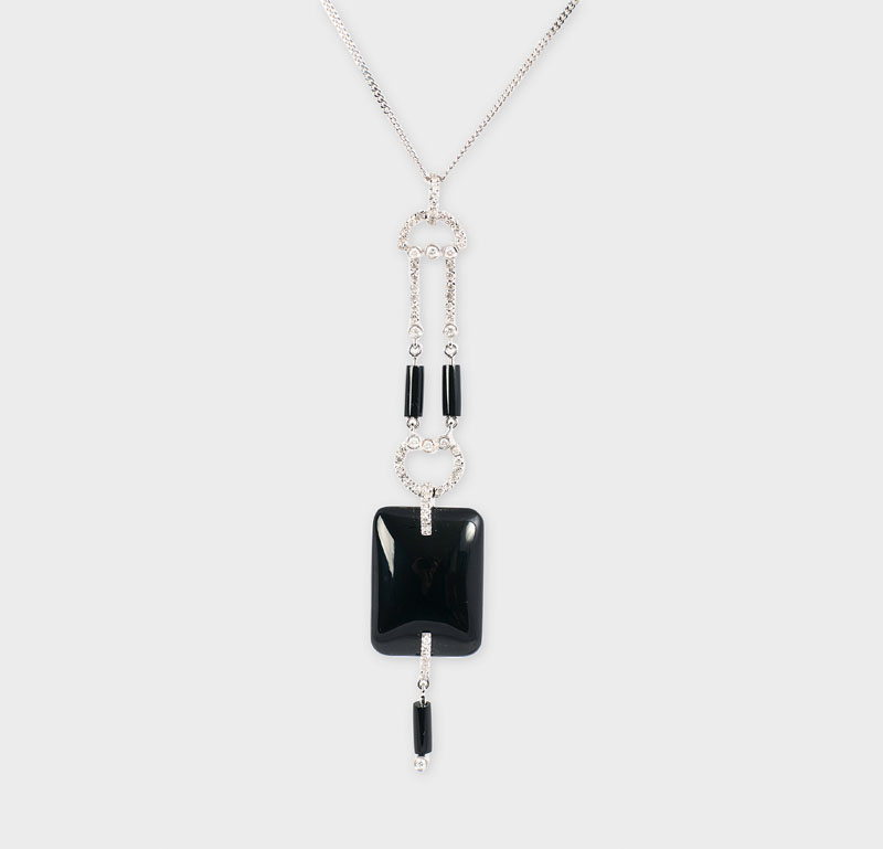 An onyx diamond pendant in Art-Déco style with necklace